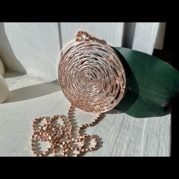 Statement necklace - rose gold swirl with crystals - Picture 7 of 9